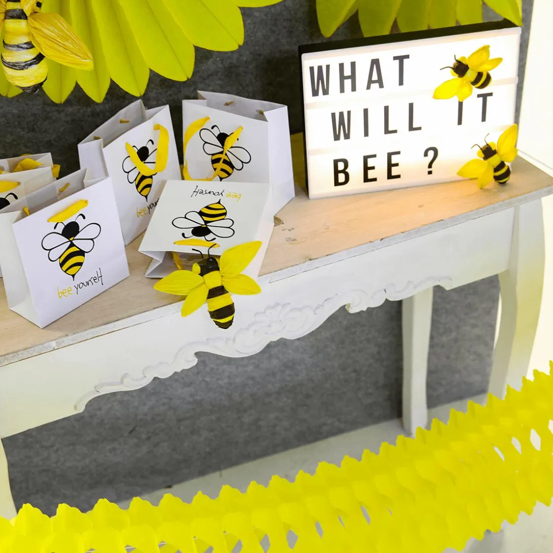 DecoWoerner Decoración De Animales|Decoración De Primavera>Abejas Decorativas 10-14 Cm, 5 Piezas