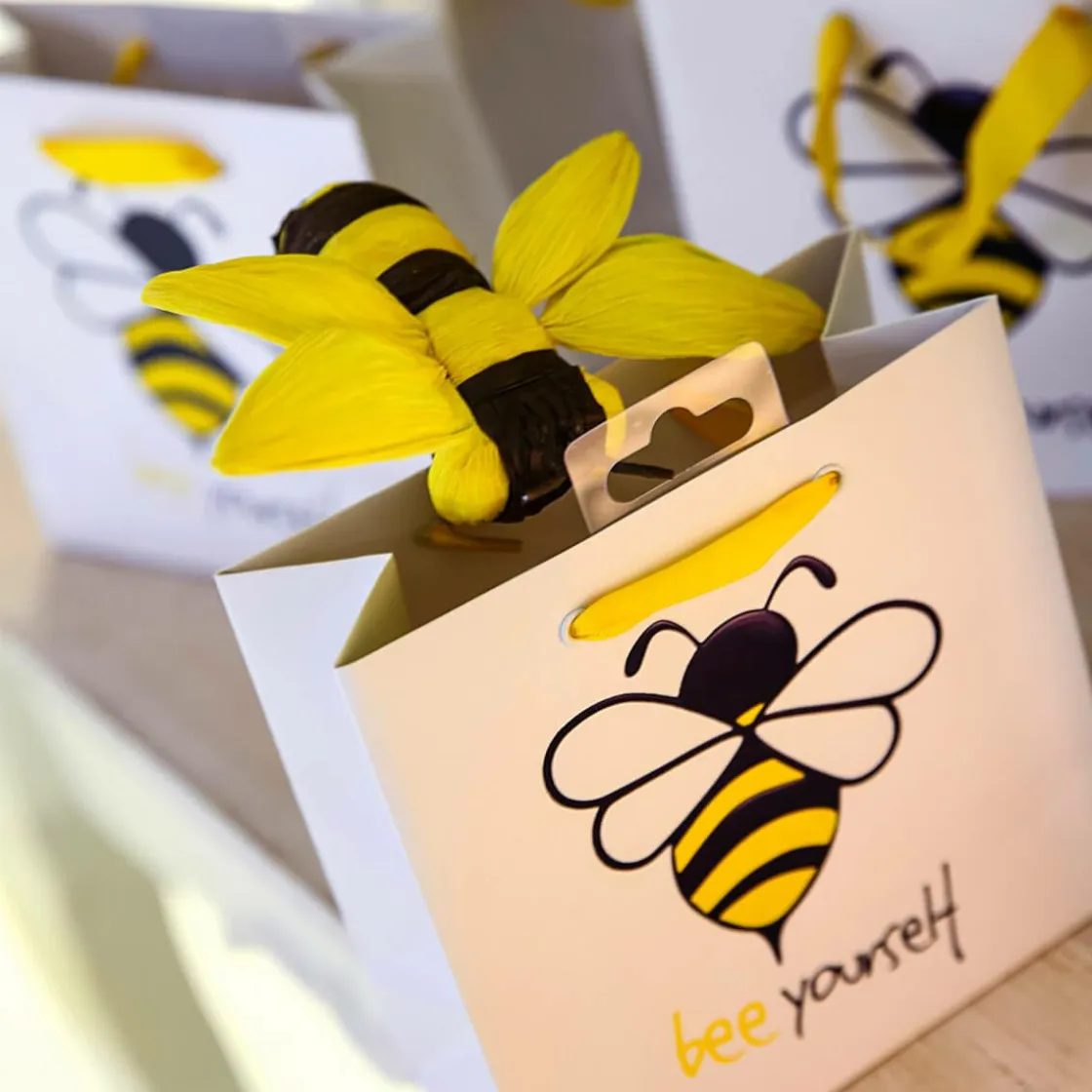DecoWoerner Decoración De Animales|Decoración De Primavera>Abejas Decorativas 10-14 Cm, 5 Piezas