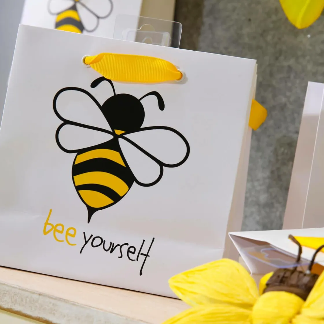 DecoWoerner Decoración De Animales|Decoración De Primavera>Abejas Decorativas 10-14 Cm, 5 Piezas