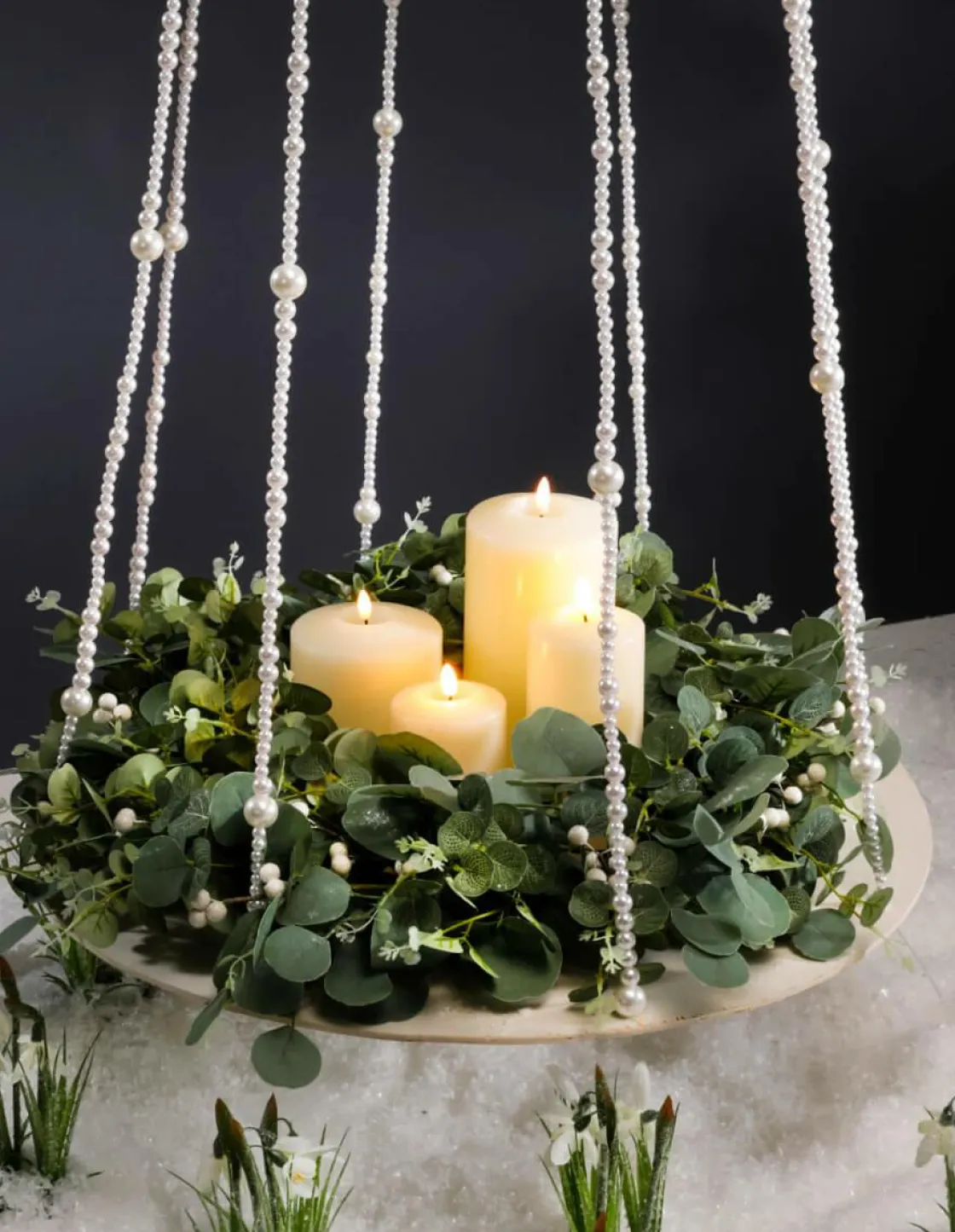 DecoWoerner Expositores Para Tiendas>Bandeja Colgante Con Cadenas De Perlas, Ø 60 Cm, Longitud 170 Cm
