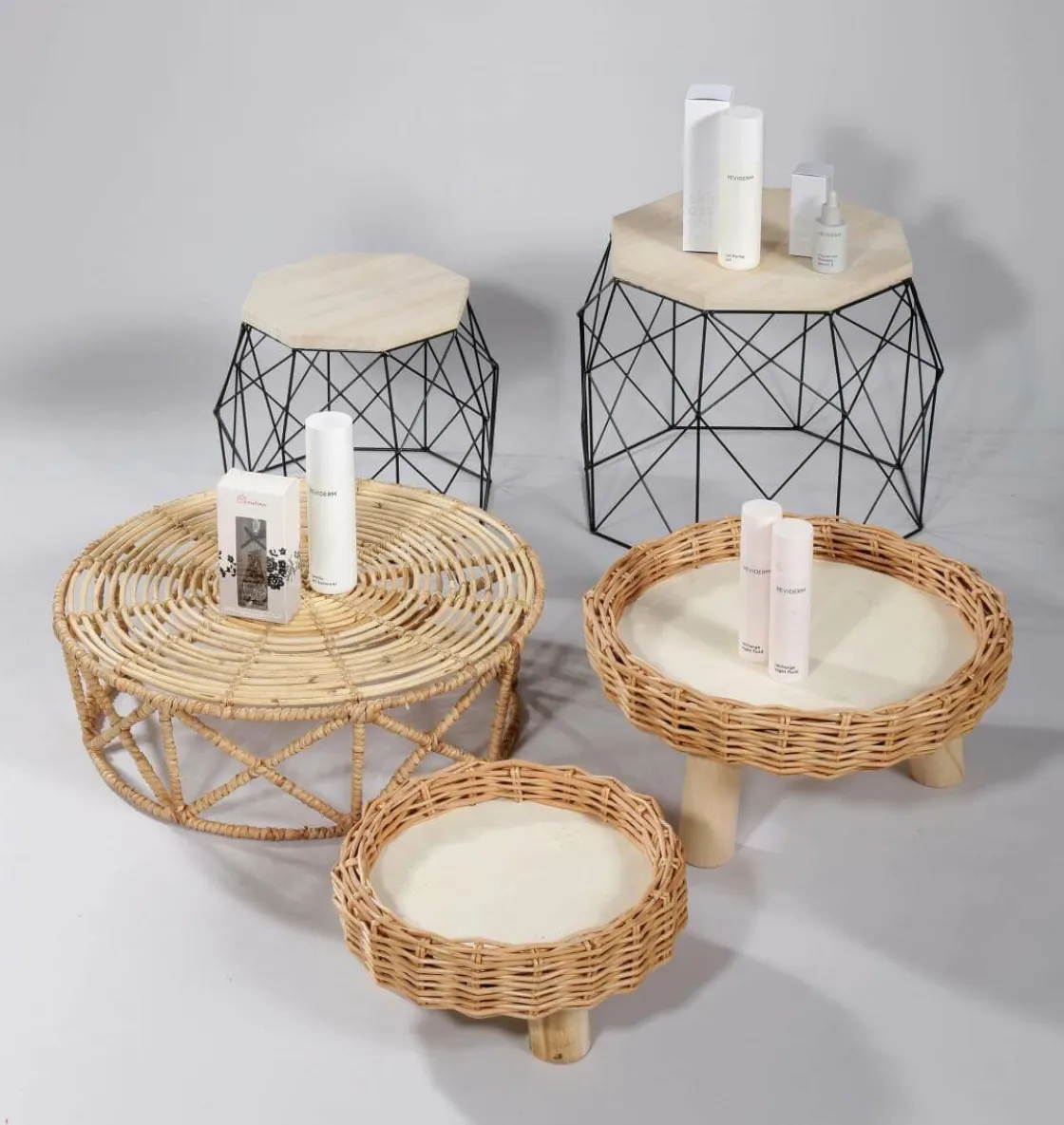 DecoWoerner Expositores Para Tiendas|Decoración Natural>Conjunto De 2 Mesas Auxiliares "Hexágono"
