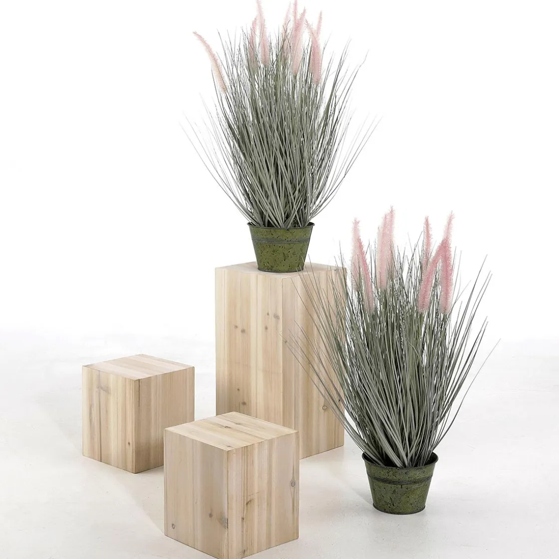 DecoWoerner Hierba Decorativa>Fina Hierba Decorativa De Cerdas De Pluma En Plateado En Una Noble Maceta De Zinc 57 Cm