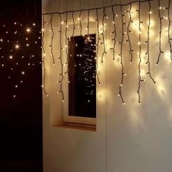 DecoWoerner Luces De Navidad>Luz Icicle Light LED Para Uso Profesional Sistema IP44, 114 LED, 300 X 50 Cm, Sin Cable