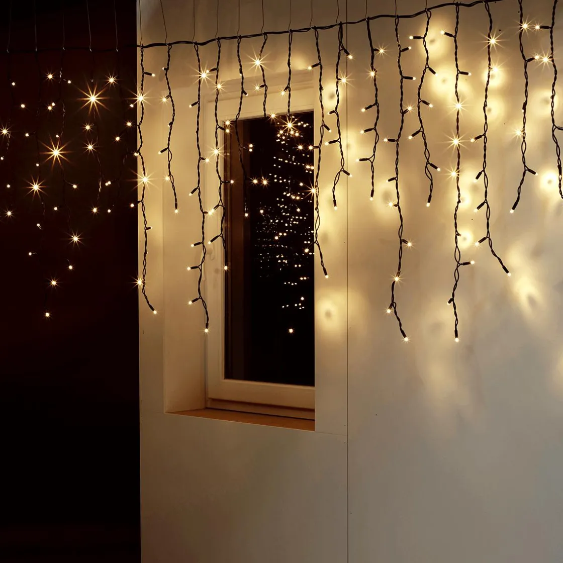 DecoWoerner Luces De Navidad>Luz Icicle Light LED Para Uso Profesional Sistema IP44, 114 LED, 300 X 50 Cm, Sin Cable