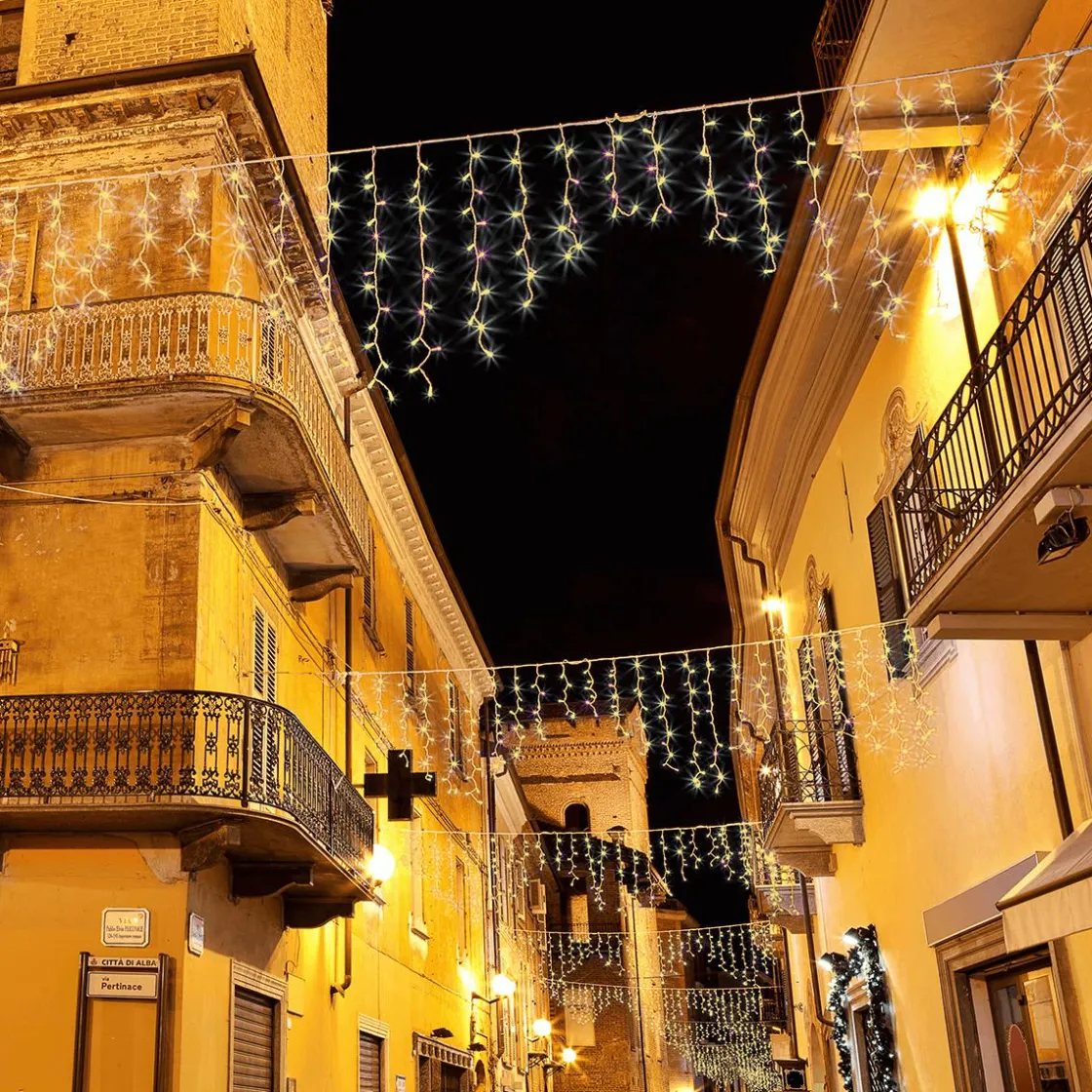DecoWoerner Luces De Navidad>Luz Icicle Light LED Para Uso Profesional Sistema IP67, 114 LED, 300 X 50 Cm, Sin Cable