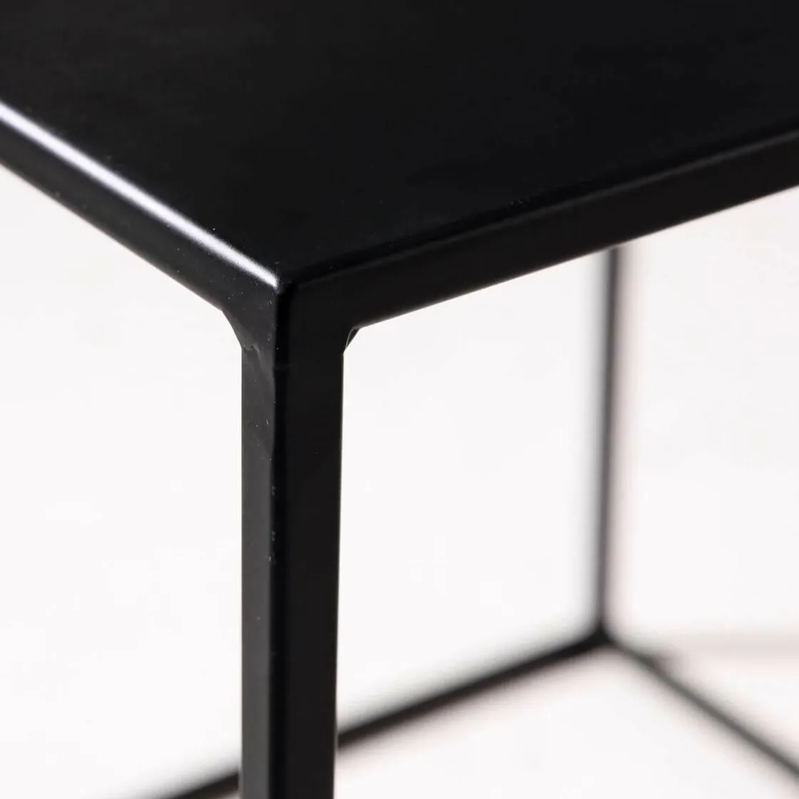 DecoWoerner Expositores Para Tiendas|Macetas Y Artículos De Decoración>Mesa De Metal 45 X 45 Cm, Negra
