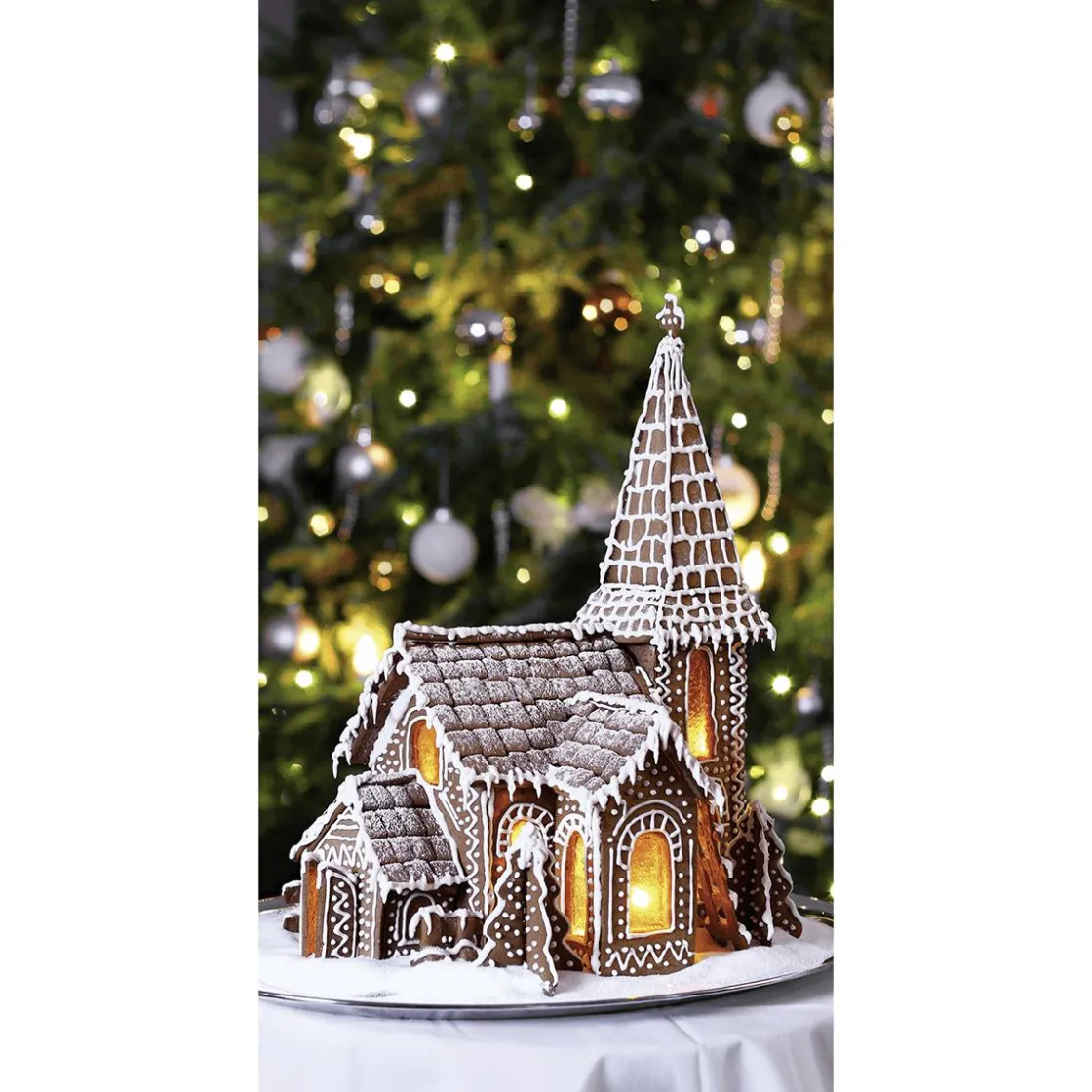 DecoWoerner Pancartas De Navidad E Invierno|Bandera De Navidad>Pancarta De Tela Ignífuga "Iglesia De Pan De Jengibre" De Tela De Bandera 100 X 200 Cm