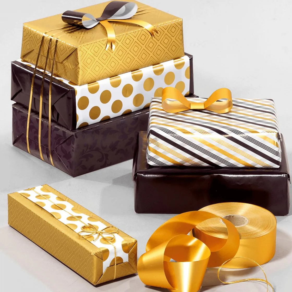 DecoWoerner Papel De Regalo|Go Green - Envoltorio Para Regalo Ecológico>Papel De Regalo Blanco Sostenible Con Puntos Dorados - Bobina De Papel De Regalo De 50 M