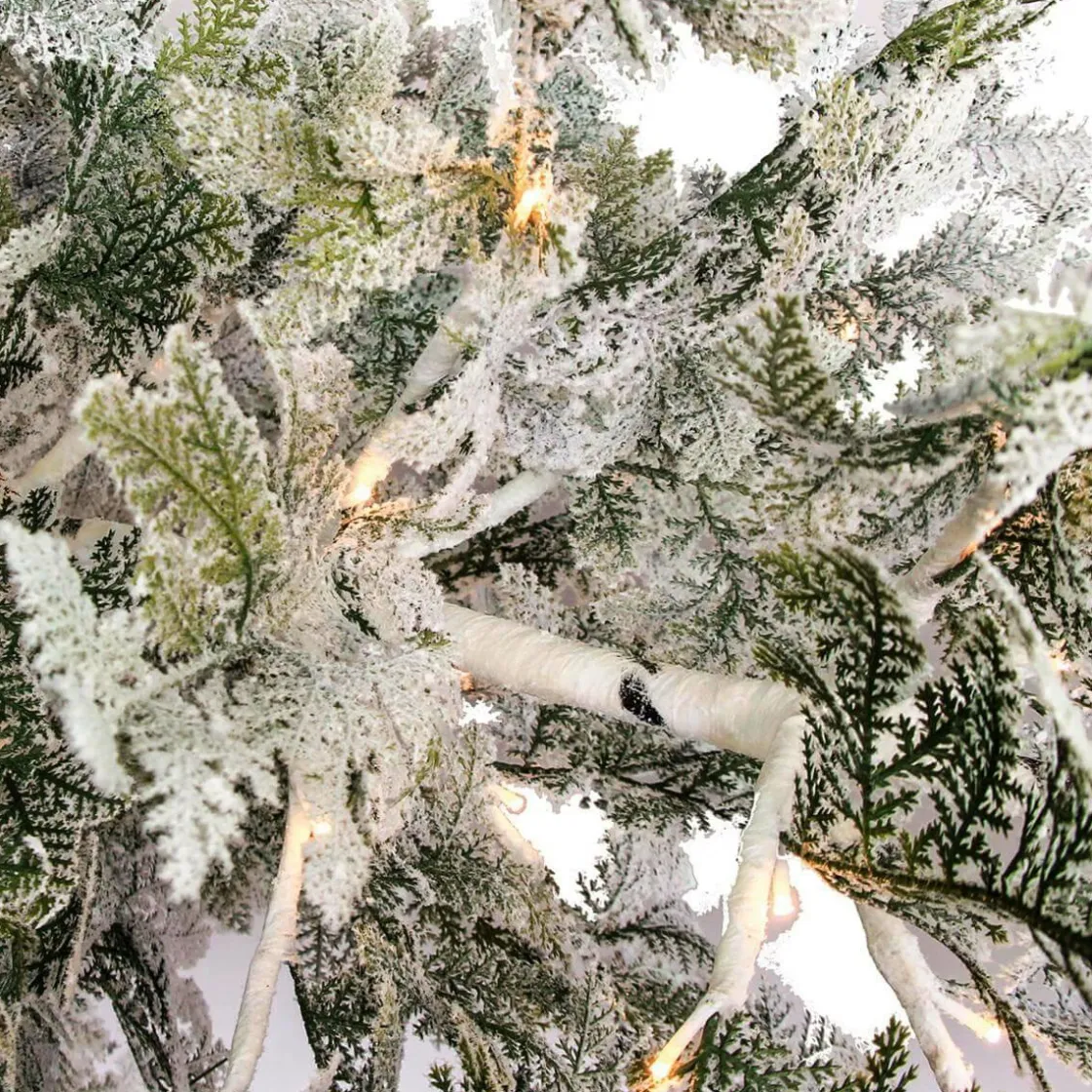 DecoWoerner Decoración De Invierno|Árboles De Navidad Artificiales>Árbol De Navidad Artificial Colgante Cedro Con Agujas Escarchadas Y LED 300 Cm