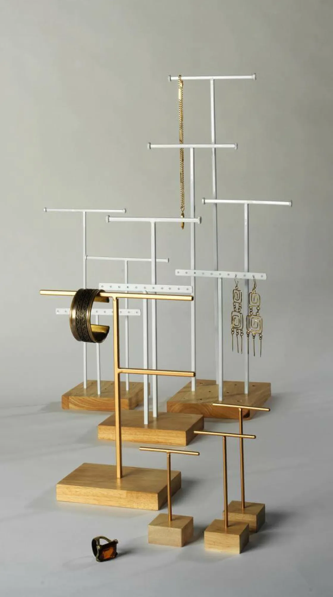 DecoWoerner Expositores Para Tiendas>Soporte De Joyería, Expositor En Forma De T 3 Piezas, Altura 28 Cm